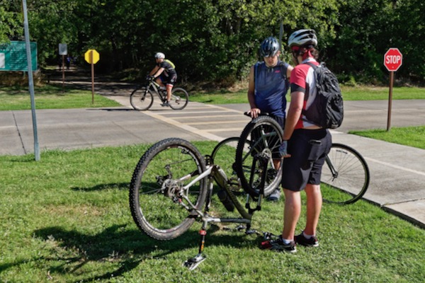 Bicyclists in River Legacy Park